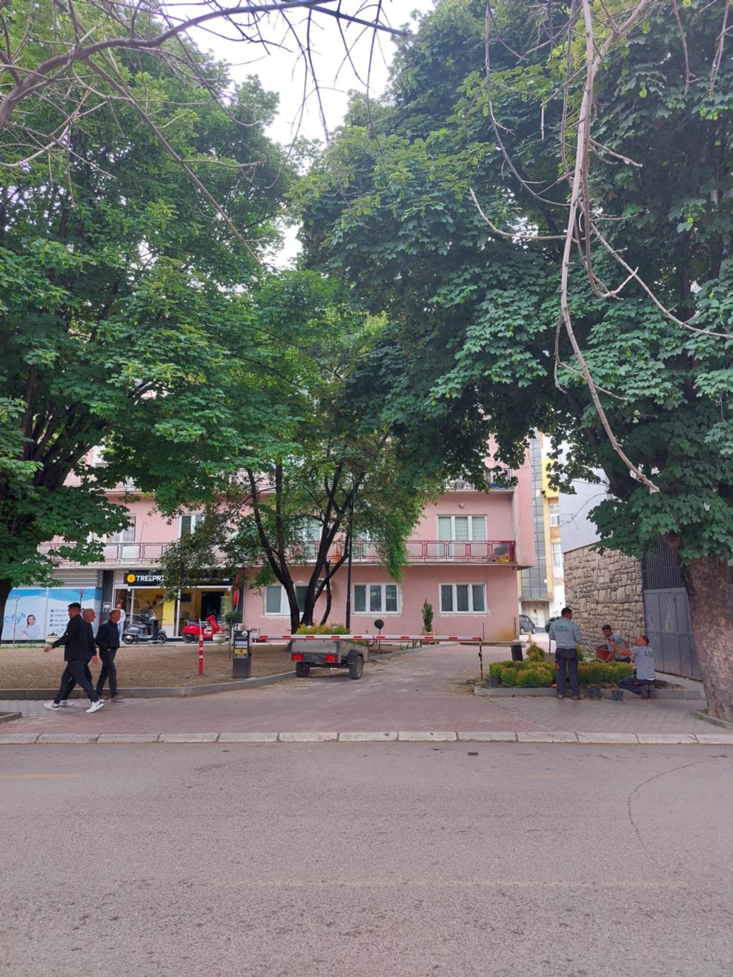 Apartment In Peja City Center Экстерьер фото